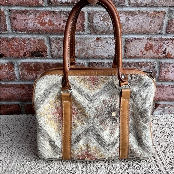The Elephant Walk Vintage Floral Kilim Tapestry Floral Handbag Purse Bag